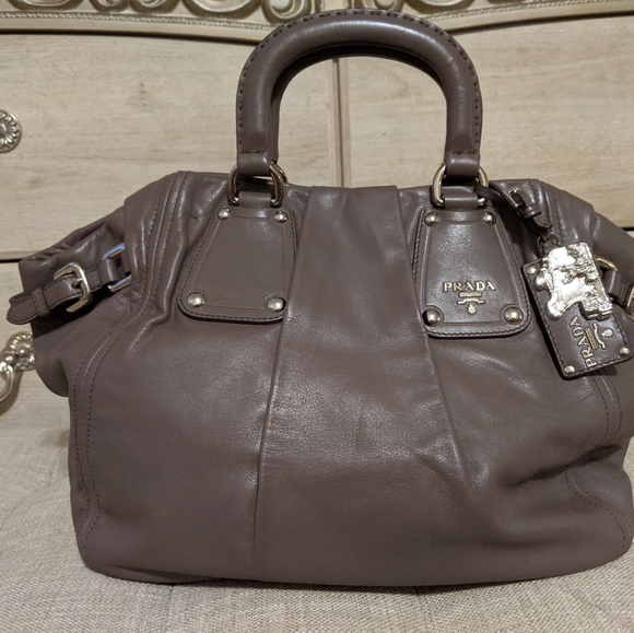 Prada bag - Picture 2 of 12